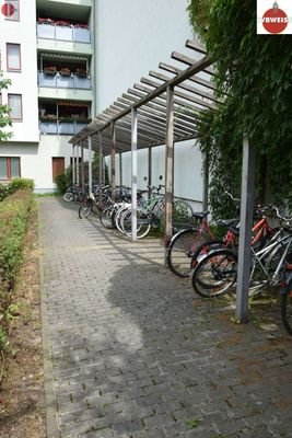 Fahrradabstell, Außen