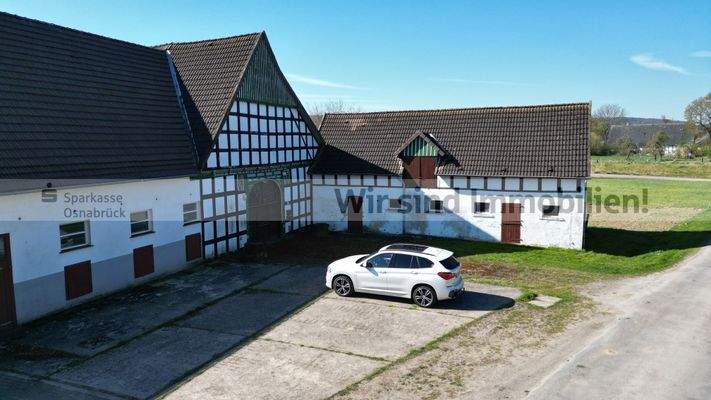 Hof und Giebelansicht