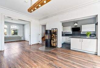 Esszimmer mit Blick in die Küche