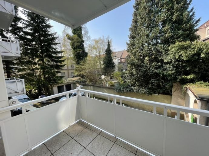 DU-Rheinhausen, Hans-Böckler-Straße 4 - Helle 2-Zimmer-Wohnung mit Balkon ab sofort zu mieten