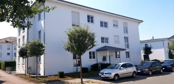 Bestlage in BÃ¼nde: sehr ansprechende 3-Zimmer-Wohnung mit EinbaukÃ¼che, Balkon und Garage