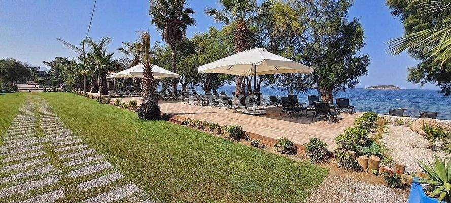 Flats for Sale in a Beachfront Complex in Bodrum Gümüşlük
