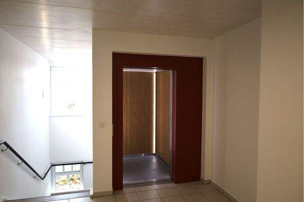 Personenaufzug – barrierearmer Zugang direkt bis vor die Wohnungstür