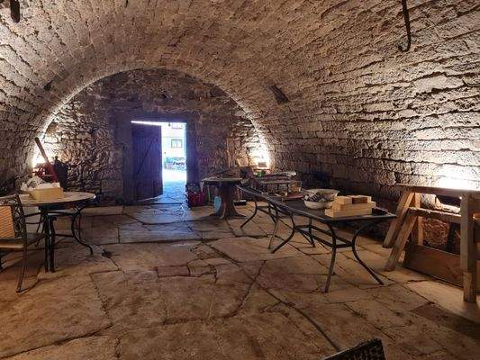 Tonnengewölbe mit Eingang 2