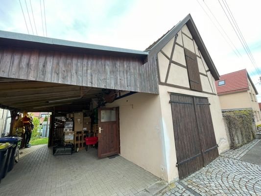 Carport mit Garage