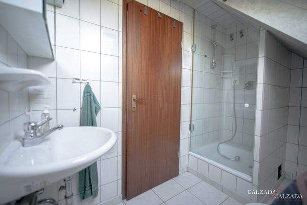 Dachgeschoss - Badezimmer.jpg