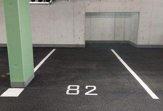 Tiefgaragenstellplatz