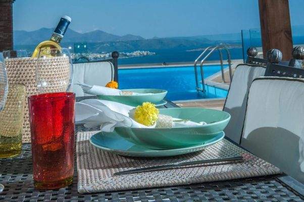 Kreta, Ammoudara bei Agios Nikolaos: Hochexklusive fünf-Schlafzimmer-Villa mit traumhafter Aussicht