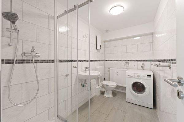 Badezimmer Wohnung 1