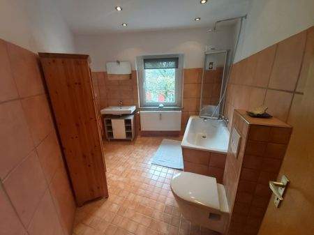 Badezimmer 2. OG links