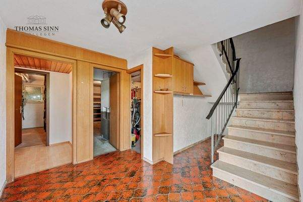 UG: Hauseingangsbereich