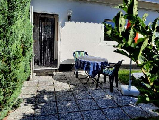 Kleine Ferienwohnung-Terrasse&Eingang
