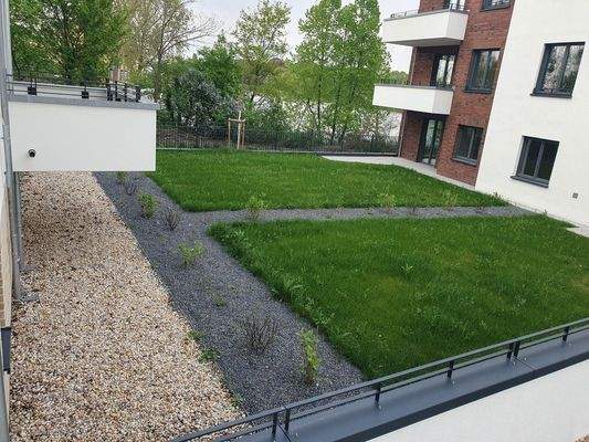 Blick auf den Balkon (links)