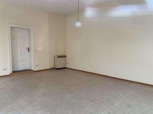 Innenraum mit seitlichen Schau