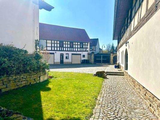 seitlicher Hofblick.jpeg