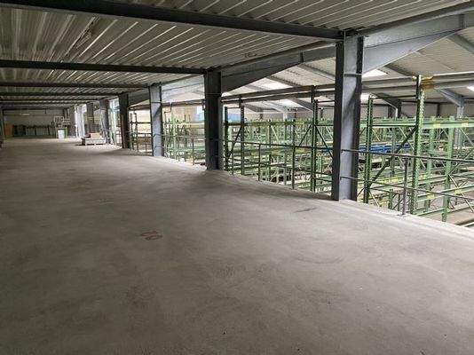 Lager- und Produktion / Hochregallager