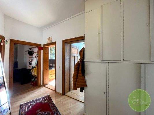 Typischer Altbauflur ...