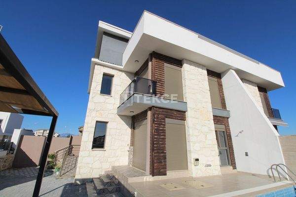 4-Bedroom Semi-Detached Villa with Pool and Garden in Belek