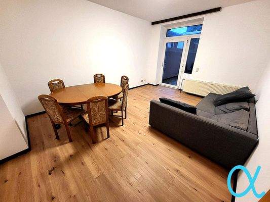 Wohnzimmer EG mit Zugang zum Garten