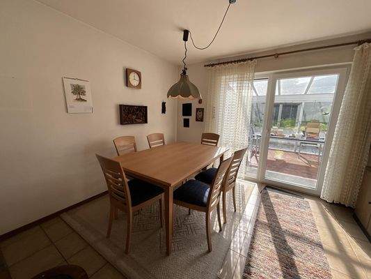 Esszimmer mit Zug. Wintergarte