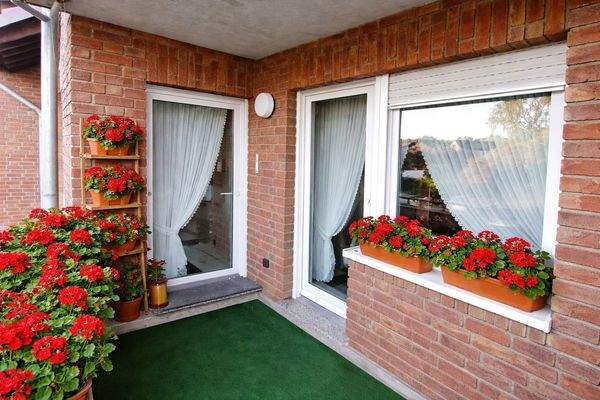 Loggia an Schlafzimmer/Küche