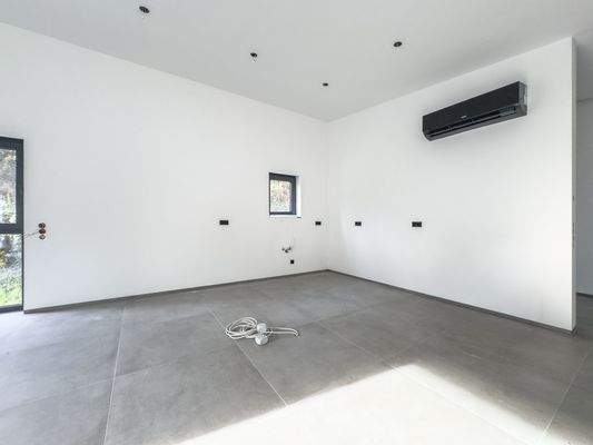 Küche und anschl. Kochinsel