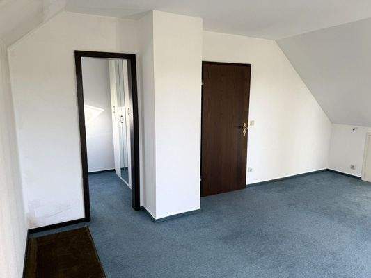 Zimmer mit Ankleidebereich