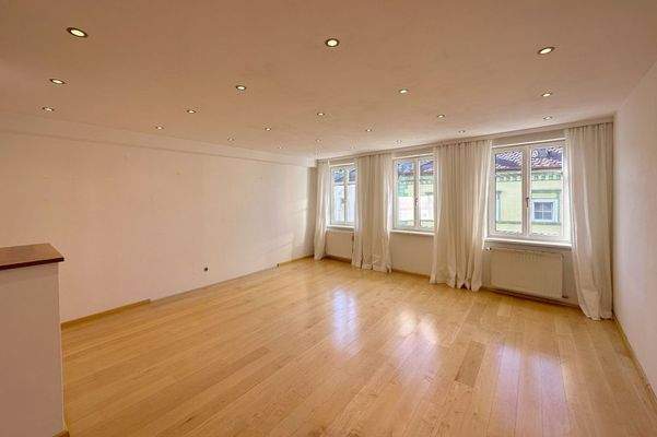 Lichtdurchflutetes Esszimmer - 2. OG