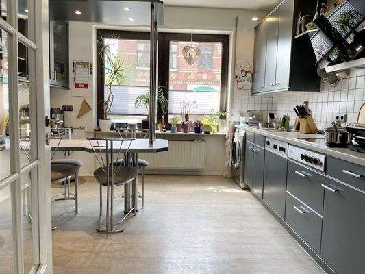 Geräumige Wohnküche.