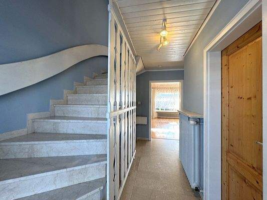 Eingangsbereich (re. WC)