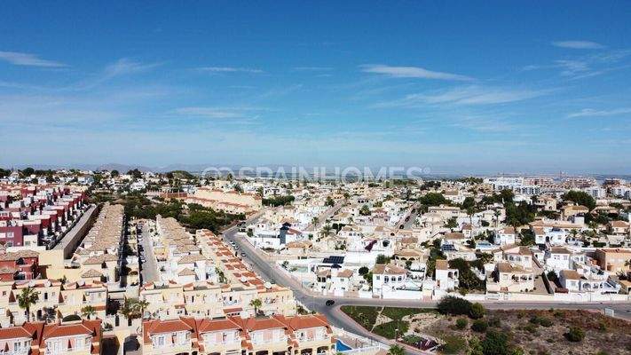 Apartments in a Complex with Communal Pool in Villamartin