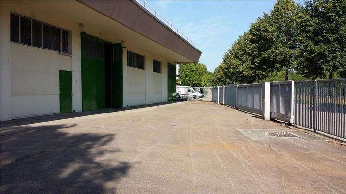 Freifläche, Parkplätze