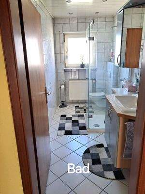 Blick ins Badezimmer.jpg