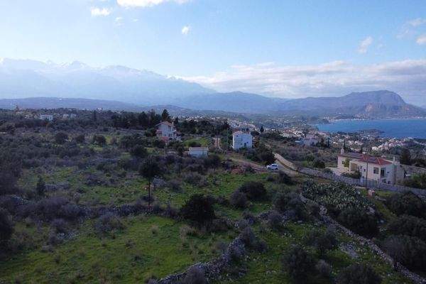 Kreta, Kokkino Chorio: Landschaftlich reizvolles Grundstück mit Meerblick zu verkaufen