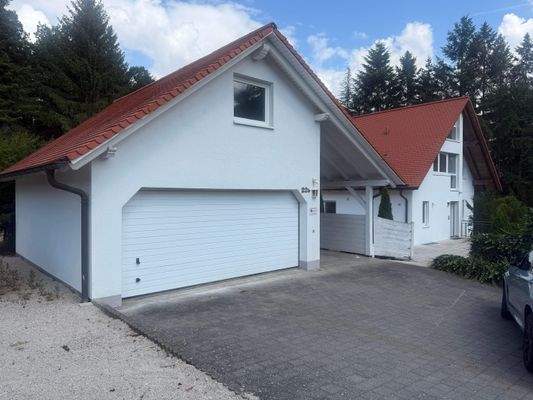 Garage und Carport