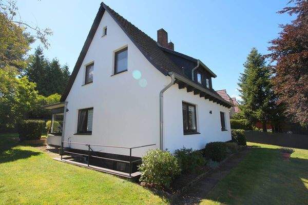 EFH aus südöstlicher Richtung betrachtet