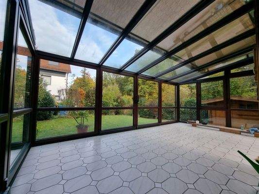 Wintergarten mit Markise