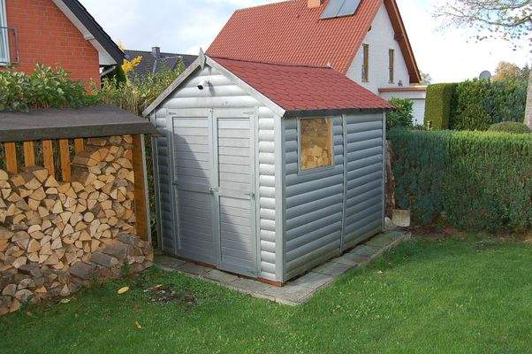 08 kleine Gartenhütte.JPG