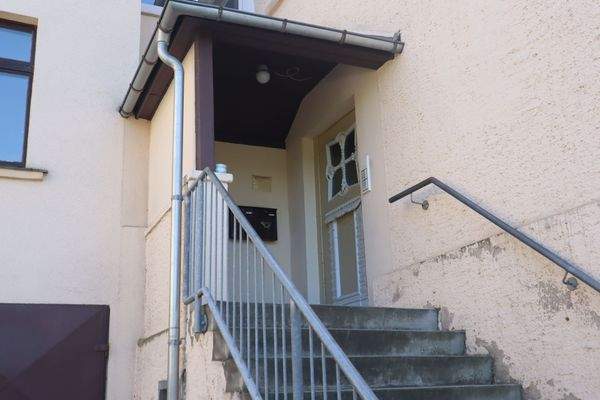 Hauseingangsbereich in das Mehrfamilienhaus
