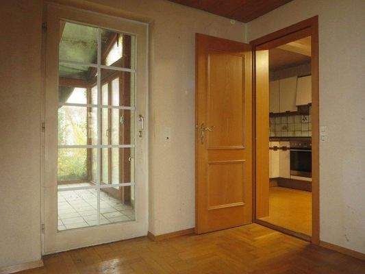 Essbereich gen Terrasse bzw. mit Küchenzugang