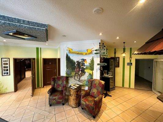 Eingangsbereich mit Wandbild