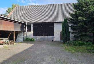 Scheune mit Einfahrtstor