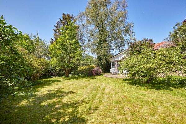 Grundstück rückwärtig