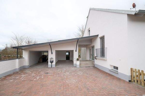 2 Einzelgaragen mit Torantrieb