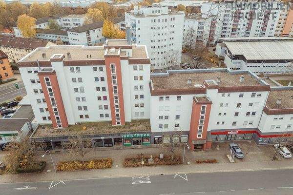 Eingang von der Friedrich-Ebert-Straße