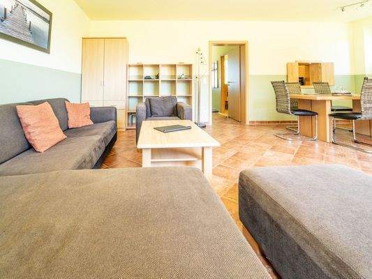 Ein Zimmer mit Raum für Ihre Gestaltung