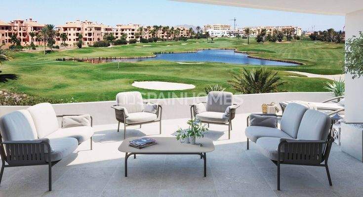 Apartments in a Complex with a Pool in Murcia Los Alcázares