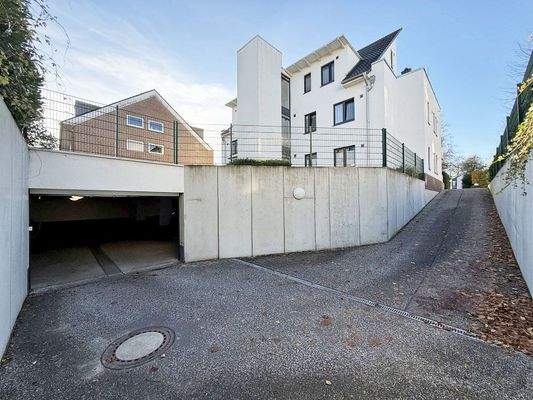 Zufahrt zur Tiefgarage Bild 2
