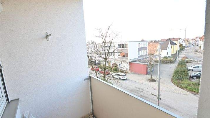 ... mit Zugang auf die Loggia