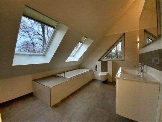 DG - Whg Nr. 2 - Badezimmer